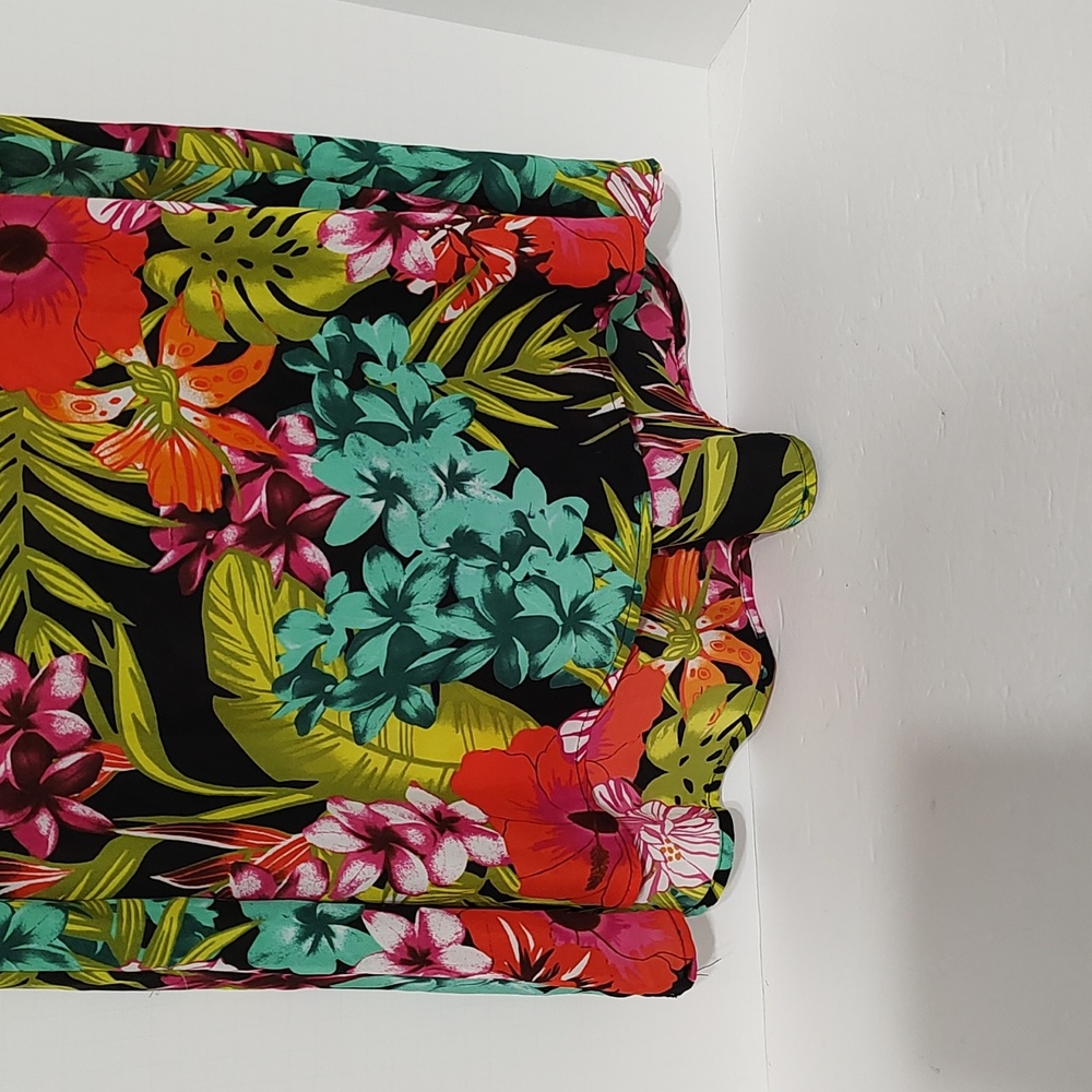 W5 Gorgeous Tropical Print Top w/ Vibrant Colors sz Medium - Picture 2 of 5
